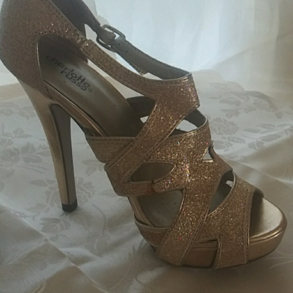 Gold Charlotte russe
